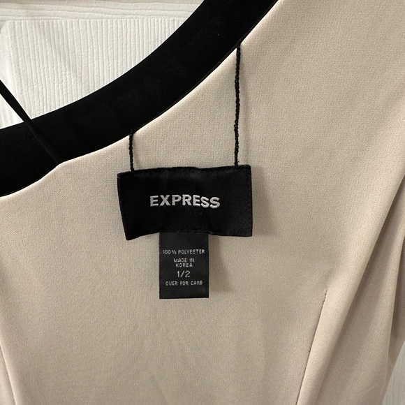 EXPRESS One-Shoulder Reversible Solid Dress - Picture 5 of 5